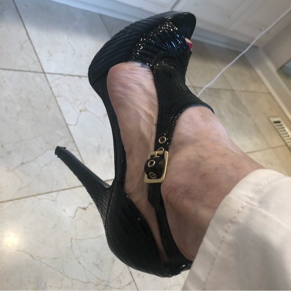 Report Signature black patent peep toe sandals, elegant! Size 8.5. - Picture 15 of 16